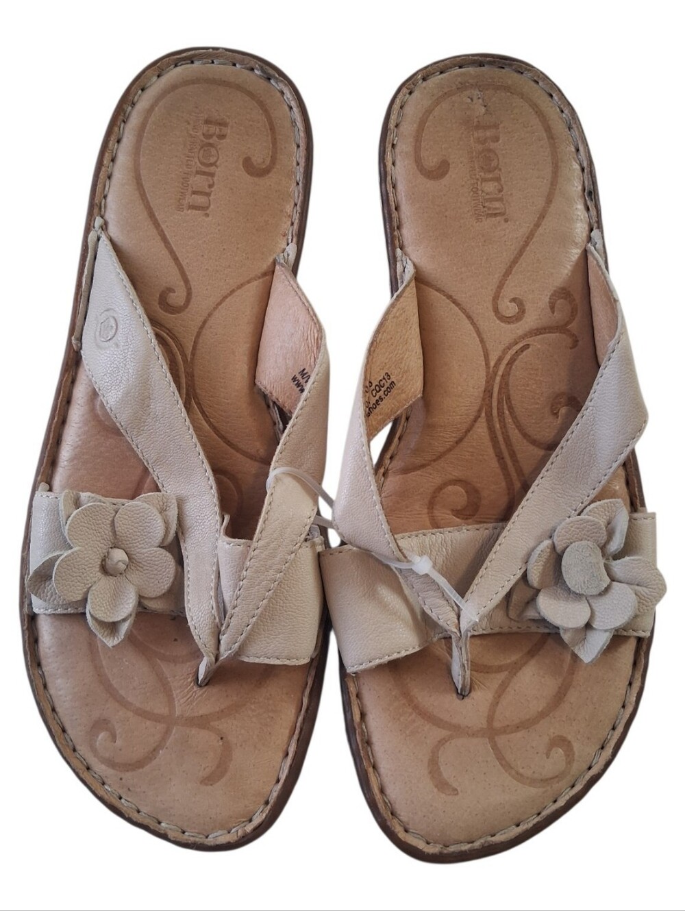 Born Tan Leather Flower Sandals Women's Size 9 Comfort Thong Slides